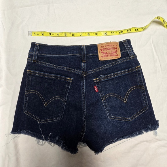 LEVIS HIGH RISE SHORTS - Picture 2 of 4